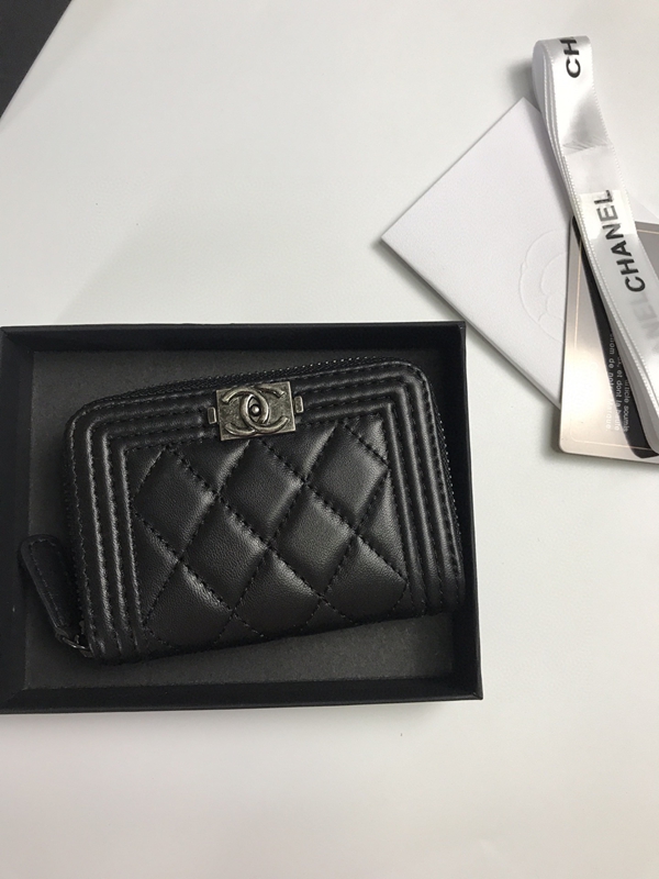 コピーシャネル激安財布正面デザイン